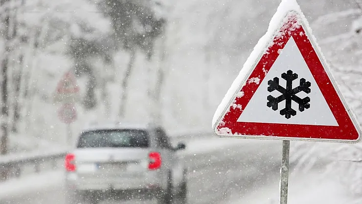 Deprem Bölgeleri için Karayollarından son durum! Kar yağışı nedeniyle kapanan yollar!