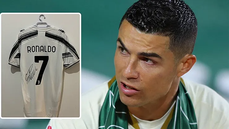 Ronaldo'dan büyük destek! Futbolun yıldızları Türkiye için yardıma koştu!