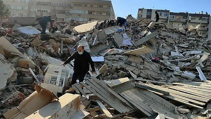 Depremin ardından Hatay'da şok eden görüntü! 30 metre derinlik, 200 metre genişlik bulunuyor!