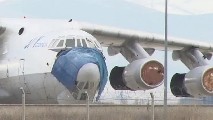 12 yıldır havalimanında bekletilen uçak satıldı! Uçağın satışı 1,5 milyon liradan gerçekleştirildi!