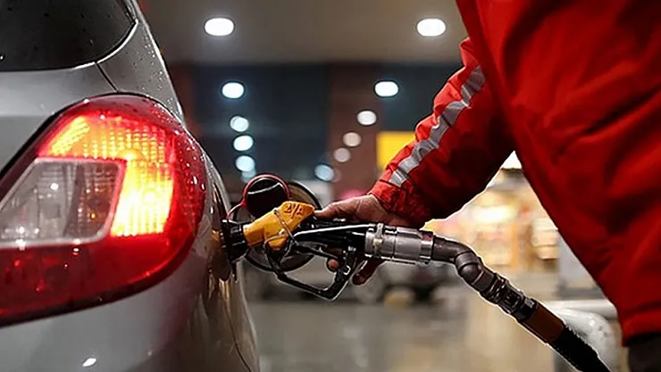 Ve sonunda günün ikinci müjdesi de geldi! Benzin motorin ve LPG'ye rekor indirim yapıldı: İşte illere göre yakıt fiyatları