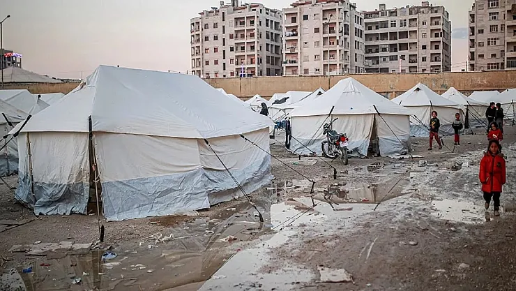 Depremin ekonomik etkileri araştırılıyor! Tahminlere göre Türkiye 2024'te yüzde 4 büyüyecek!