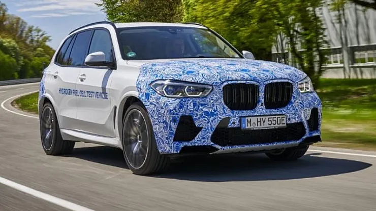 BMW iX5 test sürüşüne hazır! Hidrojen yakıtlı otomobil yollardaki yerini alıyor!