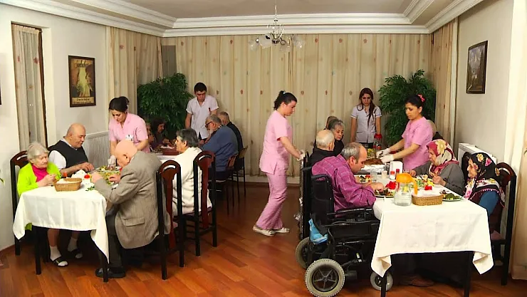 İŞKUR huzurevi  personel alımı başladı! Şartlar ve verilecek maaş ne kadar