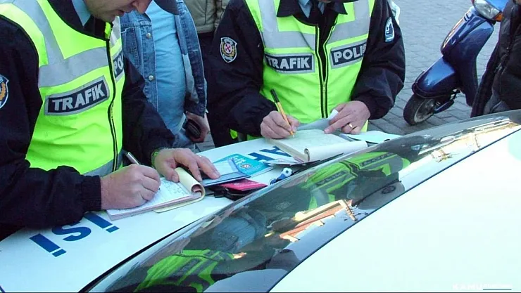 Trafik cezası olanlar dikkat! Borçlar silinecek ancak bu 30 gün detayını atlamayın!