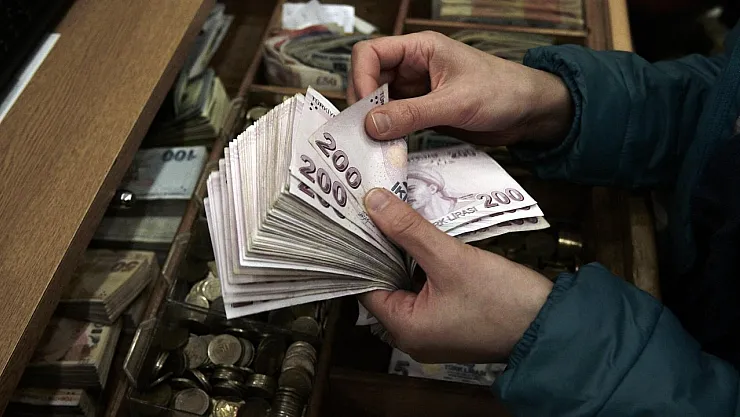 7.500 TL ile 10.000 TL arasında maaş alan emeklilere müjde! Emeklilere anında karşılıksız 4.500 TL veriliyor: 3 gün içinde hesaplarda