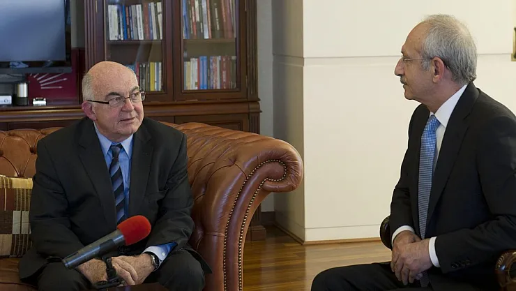 Son dakika Eski Ekonomi Bakanı hayatını kaybetti! Acı haber az önce duyuruldu: 74 yaşında vefat etti