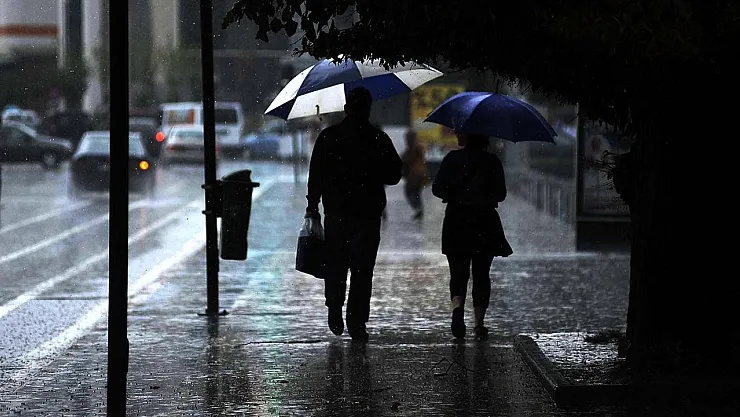 Meteoroloji'den o iller için uyarı geldi! Kuvvetli rüzgar sağanak geliyor!
