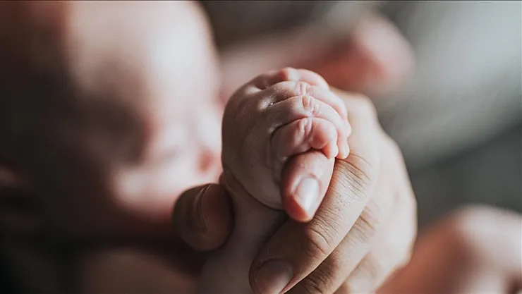 Eşi sigortalı çalışan anneler başvursun! SGK 520 TL para yatırıyor: Anında aktarılıyor