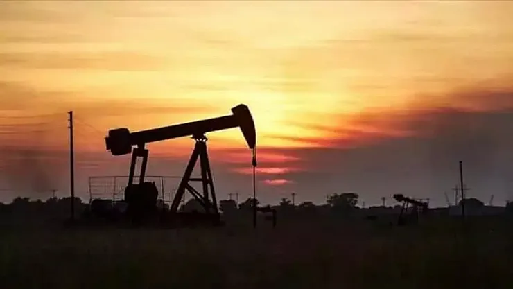 Ham petrol fiyatları, stok artışı ve talep endişesiyle düşüyor