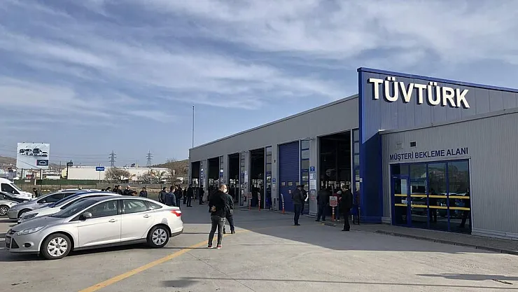 Tüm araç sahiplerine şok karar! TUVTÜRK açıkladı, muayenesinde o madde de eksiği olan trafikten...