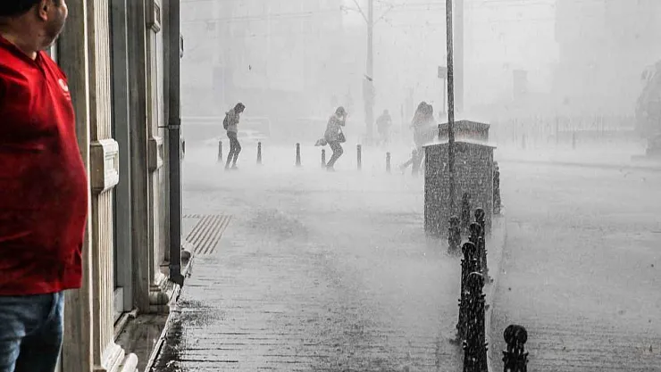 Valilik, AKOM ve Meteoroloji kırmızı alarm verildi! Bu 23 şehirde yaşayanlar acil önlem alsın: Çarşamba geceye kadar...