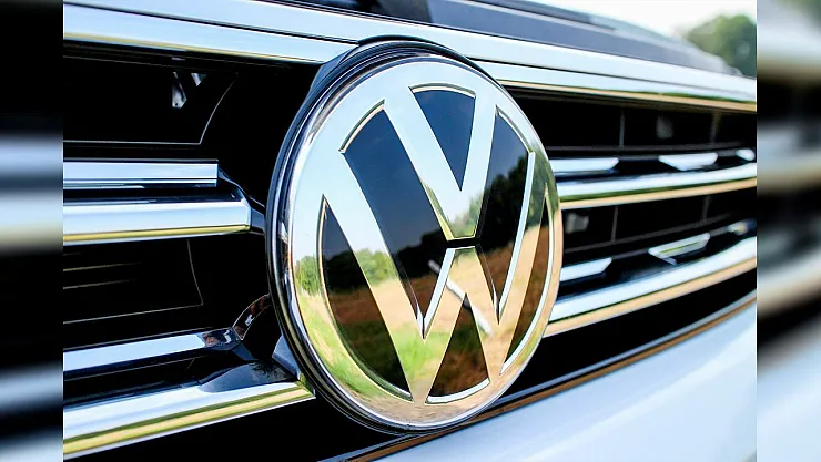 Volkswagen, Kasım ayına bomba gibi giriş yaparak, 100.000 Tl'lik indirim  kampanyası duyurdu!