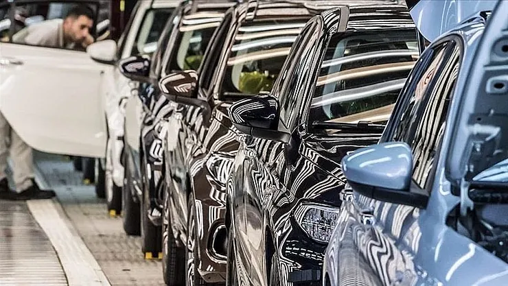 Türkiye Otomobil Piyasasında Büyük Dönüşüm: Fiyatlar Düşüşte!