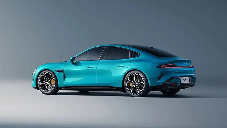 Xiaomi SU7 ile Geleceğin Elektrikli Araçları Şimdi Yollarda!