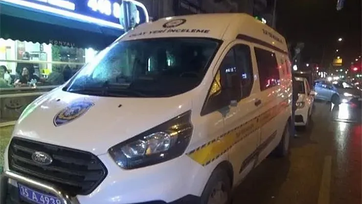 Antalya'da Dehşet Verici Kaza: Otobüs ve Kamyonet Çarpıştı, 3 Yaralı!