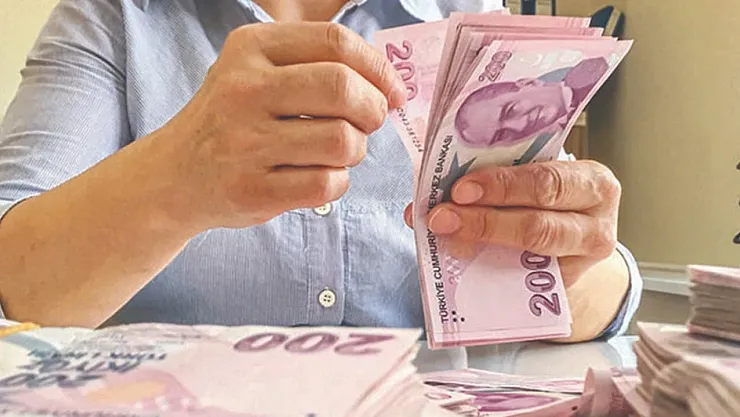 Emeklilerin Bayram Sevinci: İzmir'den 25 Bin Kişiye 1.500 TL İkramiye!