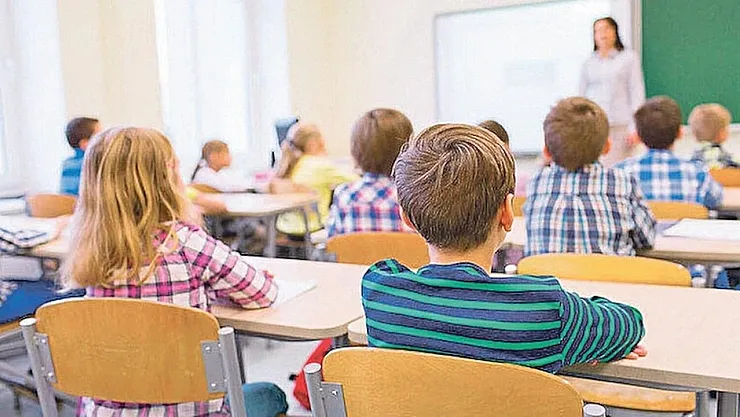 Eğitimde Devrim: Günlük Ders Sayısı 4'e Düşüyor!