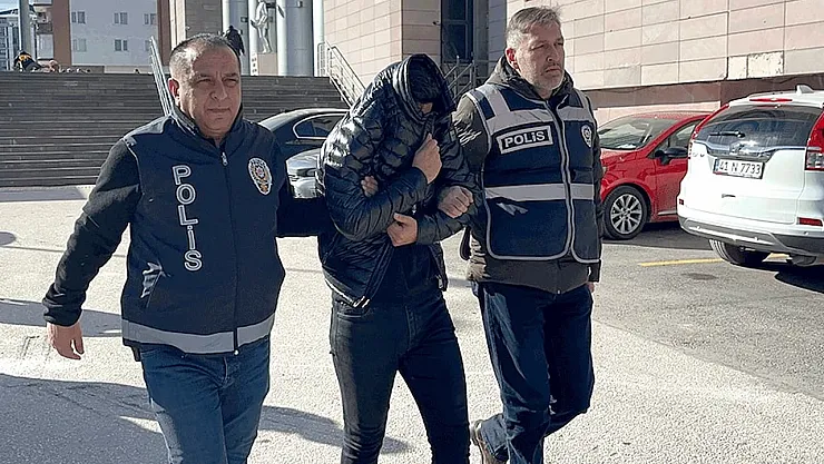Eskişehir'de TOKİ Dolandırıcılığı Operasyonu: Vatandaşların Hayalleriyle Oynayan Sahte Görevli Yakayı Ele Verdi