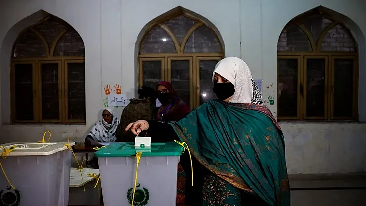 Pakistan Seçimlerinde Saldırı Alarmı 12 Ölü