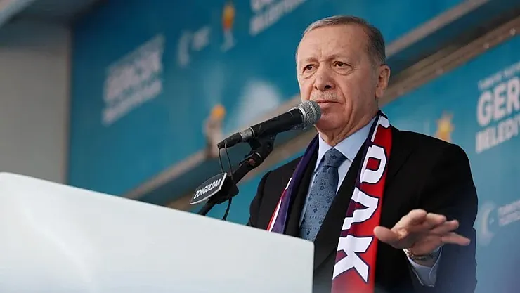 Erdoğan'ın Unutkanlığı Miting Meydanlarını Karıştırdı: Hizmet Vaadi mi, Tehdit mi?