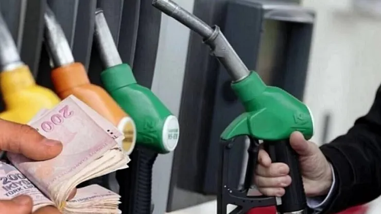 Akaryakıt Fiyatlarında Alarm Zilleri Çalıyor: Motorin ve Benzin için Zam Beklentisi Yükseliyor!