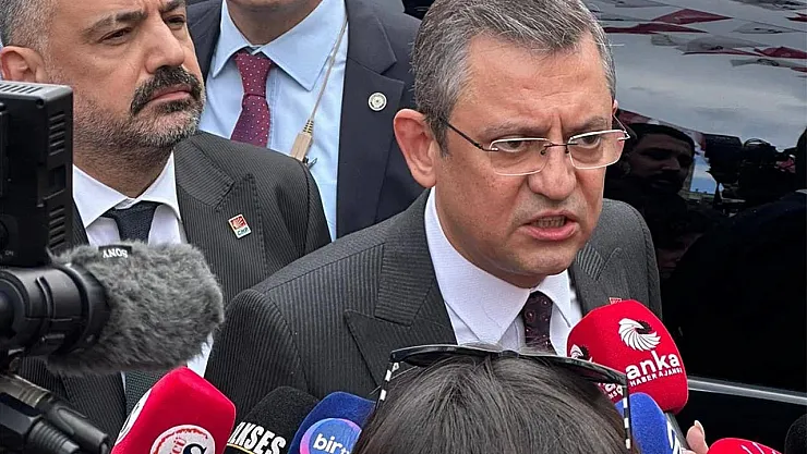 İzmir'de CHP'de Devrim: Tunç Soyer'e Veda, Kadın ve Gençlere Yol Açıldı!