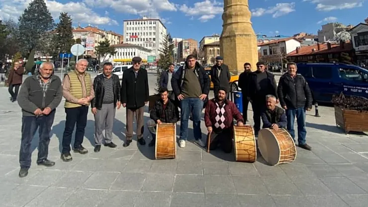 Davulcuların Ramazan İsyanı: Gelenek mi, Yoksa Engellenen Meslek mi?