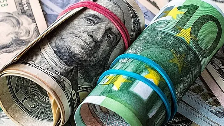 Döviz Piyasasında Son Durum: Küresel Ekonomik Dalgaların Türk Lirası Üzerindeki Etkisi