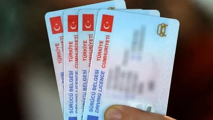 B Sınıfı Ehliyet Sahipleri Dikkat: Eski Ehliyetlerinizi Yenileyin veya Yüksek Ceza ile Karşı Karşıya Kalın!