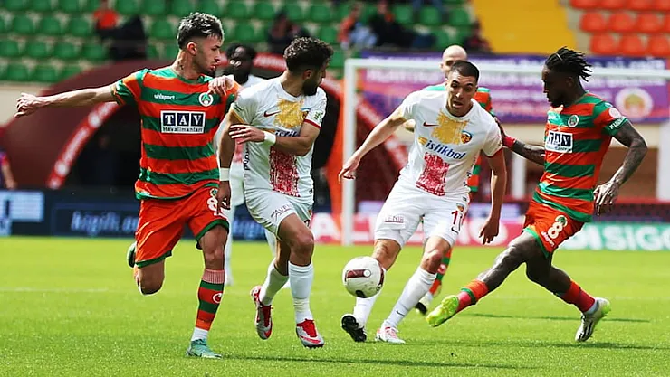 Alanyaspor'un Dramatik Galibiyeti: VAR Engellerini Aşarak Kayserispor'u 1-0 Yendi