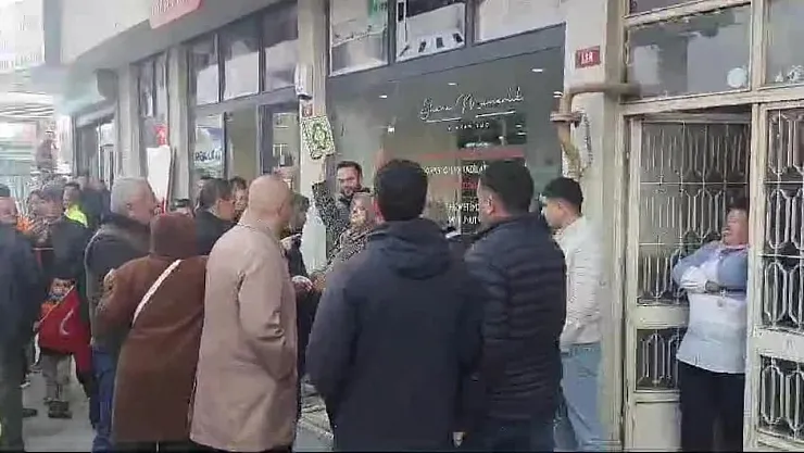 Yeni Metro Hattının Açılışında Yaşanan Tansiyon Yükselten Olaylar