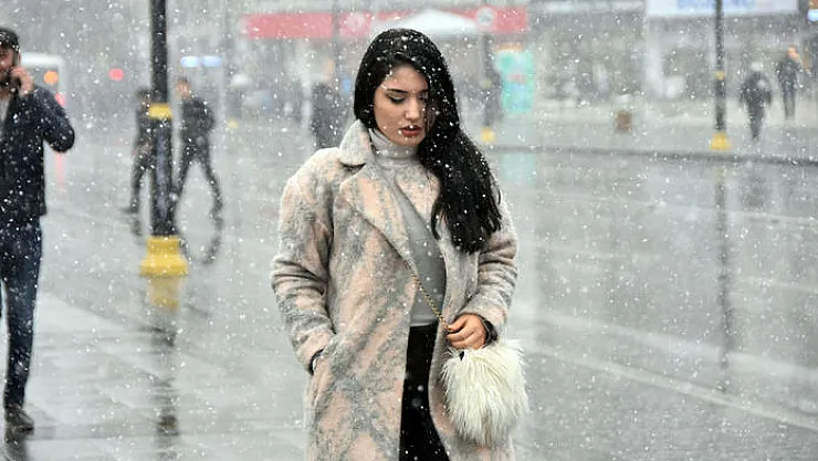 Mart kapıdan baktırdı! Kar yağışı uyarısı yapıldı: O illerde yaşayanlar dikkat