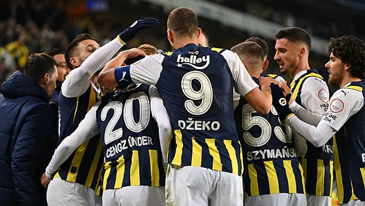 Ferdi Kadıoğlu'nun Yıldızı Parlıyor: Premier Lig Devi Tottenham, Fenerbahçe'nin Genç Yeteneği İçin Sahaya İniyor