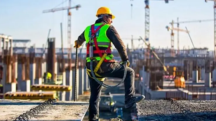 İnşaat Sektöründe Büyüyen Kriz: Yüksek Maaşlara Rağmen Eleman Bulunamıyor