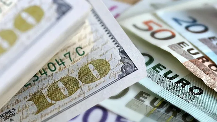 Türk Lirası Yeni Rekor Düşüklerde: Enflasyon ve Seçim Endişeleri ile Karşı Karşıya