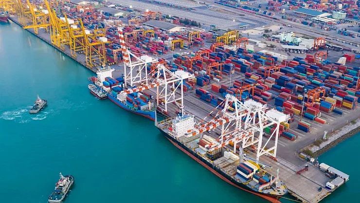 Türkiye'nin Dış Ticaret Açığı Yarı Yarıya Azaldı: Şubat 2024'te İhracatın Yükselişi ve İthalatın Düşüşü