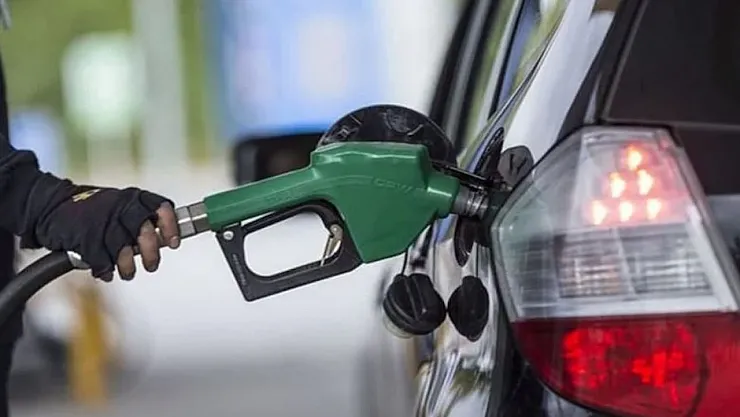 Petrol Fiyatları Yükselişini Sürdürüyor: OPEC+ Kararları ve Jeopolitik Risklerin Etkisi