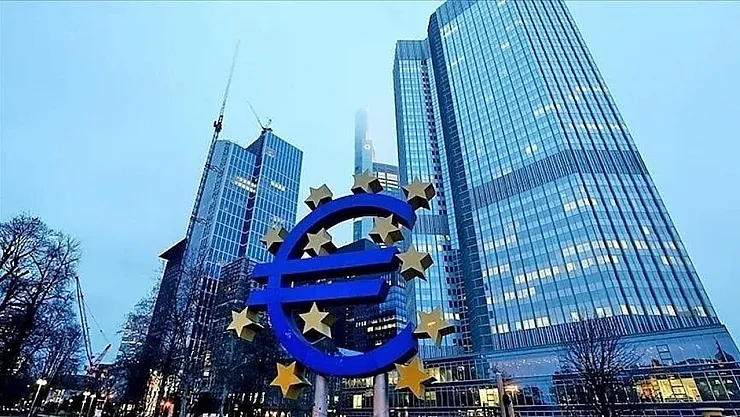 Avro Bölgesi'nde Tüketici Enflasyon Beklentileri Düşüşe Geçti: ECB Anket Sonuçları