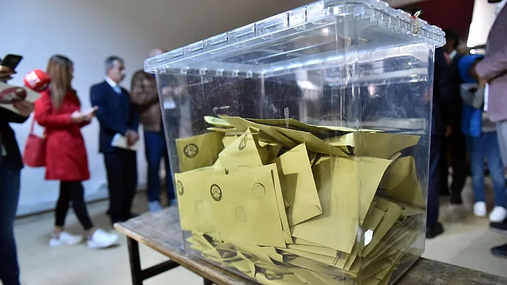 Son dakika oylar yeniden sayıldı ve sonuç belli oldu! İşte kazanan isim: Yeni başkan belli oldu