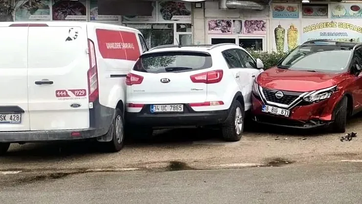 Bursa Mudanya'da Yağışın Tetiklediği Zincirleme Kaza: 1 Yaralı