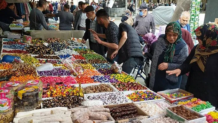 Bayram Sefası Hayal Oldu: Siirt'te Ekonomik Kriz Bayram Alışverişini Durdurdu