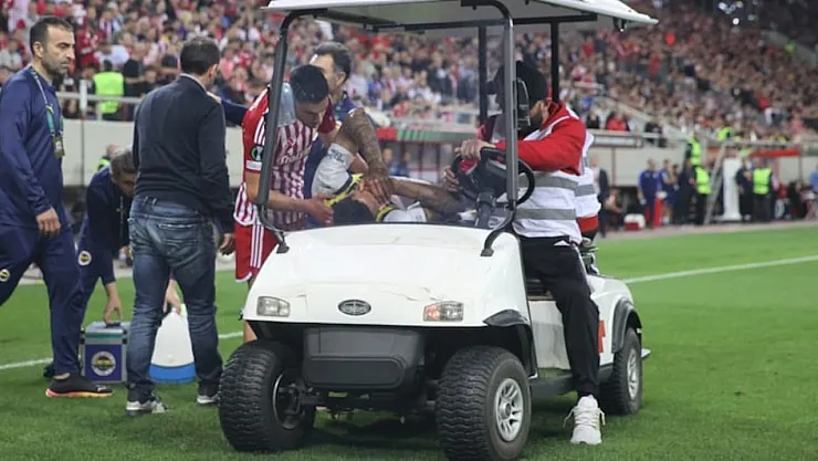 Fenerbahçe, Olympiakos Karşısında Oosterwolde'nin Sakatlığıyla Sarsıldı