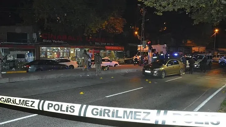 Beyoğlu'nda Gece Yarısı Korkunç Saldırı: Bir Ölü ve Dört Yaralı