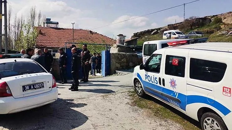 Kayseri Kocasinan'da İki Genç Evlerinde Ölü Bulundu: Polis Şüpheli Ölüm Üzerine Soruşturma Başlattı