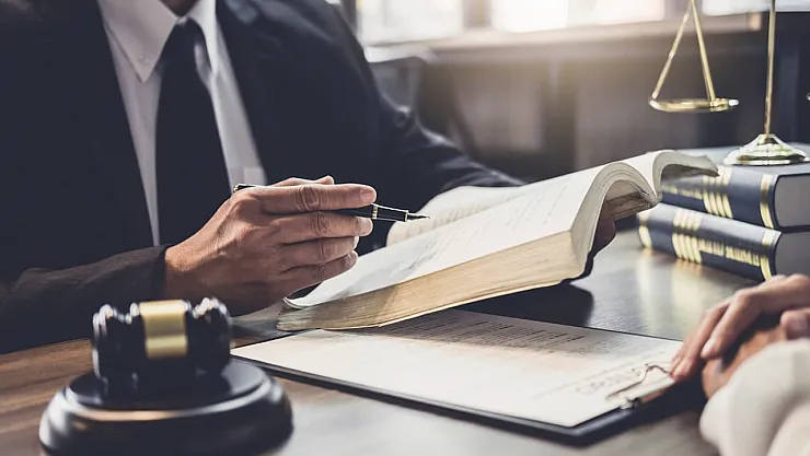 Boşanma ve Ticaret Davalarında Avukat Zorunluluğu Geliyor: Daha Adil ve Hızlı Çözümler Bekleniyor