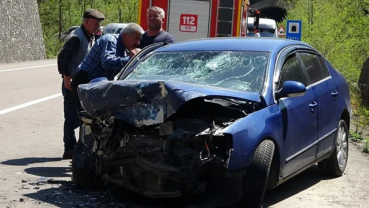 Son dakika korkunç kaza oldu! Cenaze yolundalardı: Ağır yaralılar var