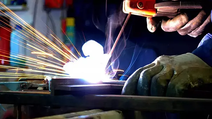 Faiz Oranları, Enflasyon ve Sanayi Üretimi Üzerine Detaylı Bir Analiz