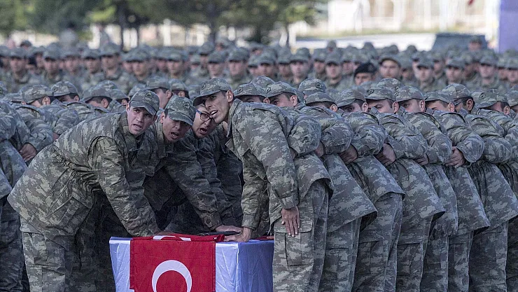 Zorunlu askerlik bitiyor mu? Bakan Güler duyurdu: Profesyonel askerlik olacak