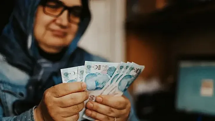 Emekli ve memurlar dikkat! Yapılacak en az zam oranı belli oldu